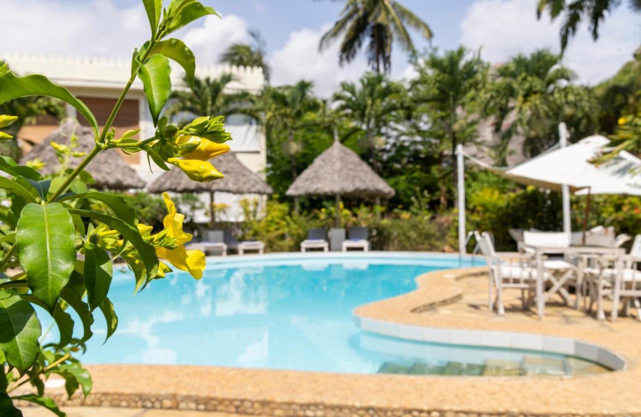 Aestus Villas Resort Diani Beach Exterior photo