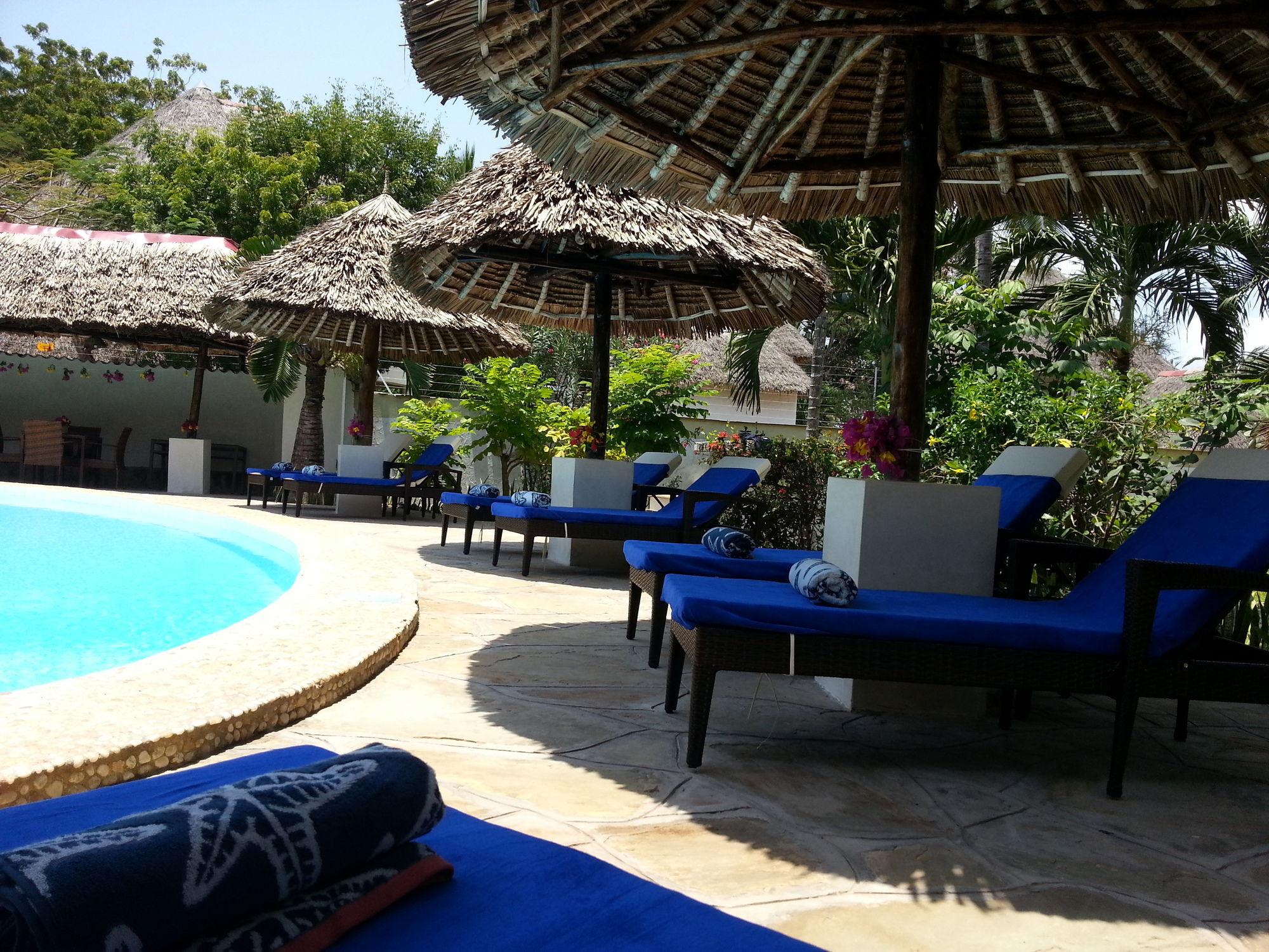 Aestus Villas Resort Diani Beach Exterior photo