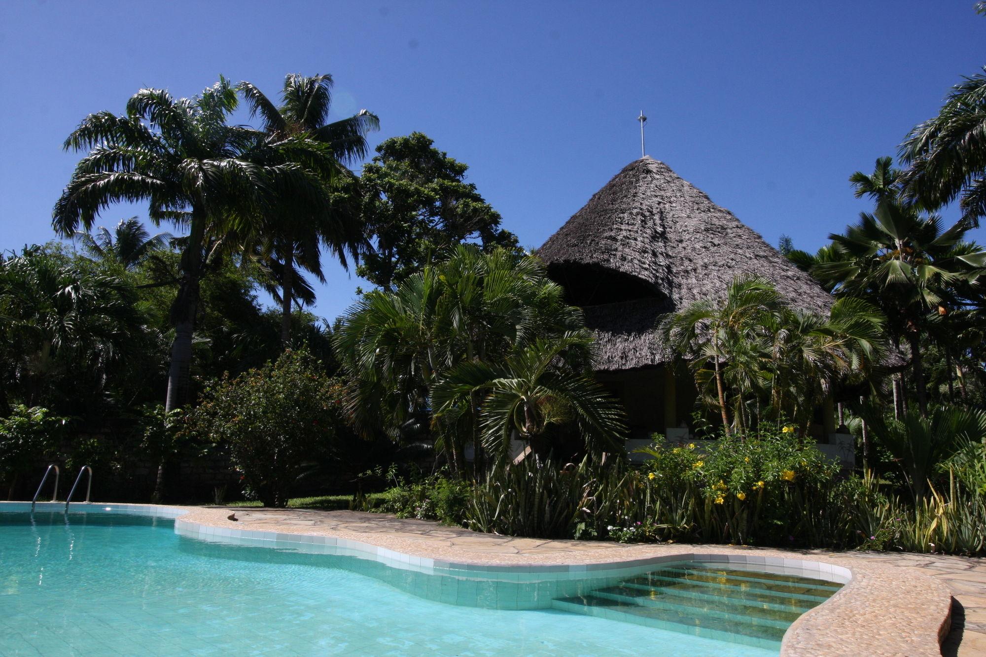 Aestus Villas Resort Diani Beach Exterior photo